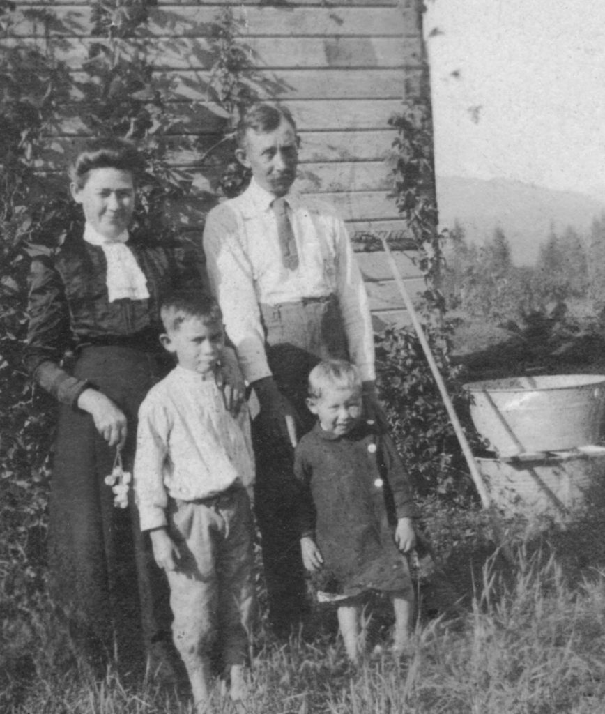 George and Susan Greenwell with sons Bill and Bob in 1913